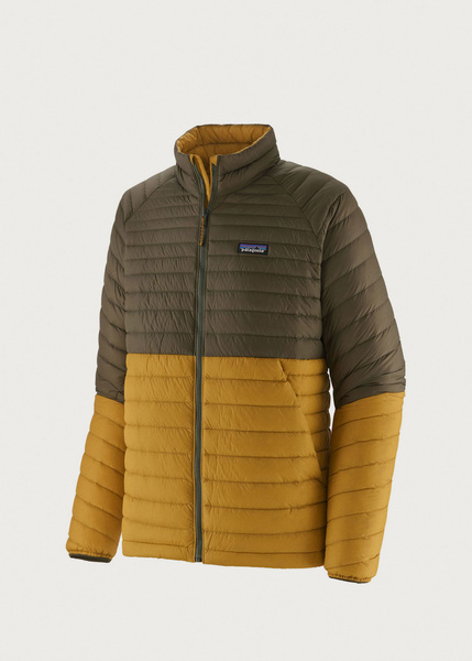 パタゴニアPatagonia W's AlpLight Down Jkt Patagonia AlpLight Down Jacket Review | Switchback Travel