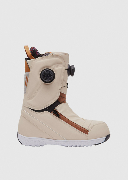 DC Mora Snowboard Boots